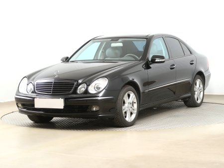 Mercedes-Benz E, 2008 - pohled č. 3
