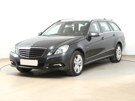 Mercedes-Benz E, 2010 - pohled č. 3
