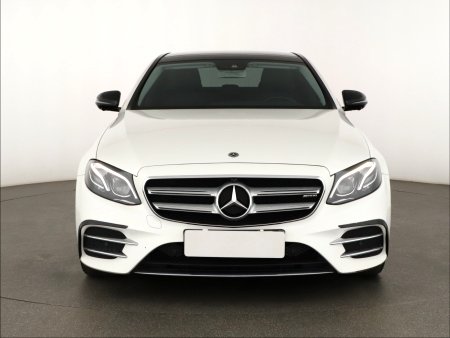 Mercedes-Benz E, 2019 - pohled č. 2