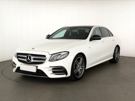 Mercedes-Benz E, 2019 - pohled č. 3