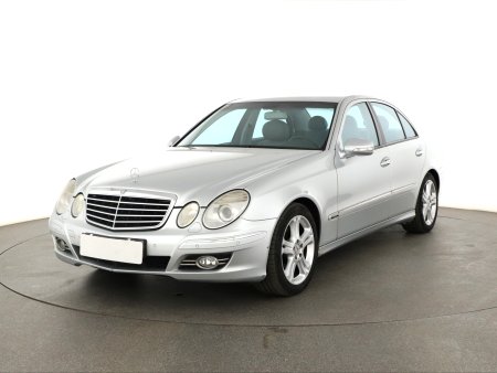 Mercedes-Benz E, 2007 - pohled č. 3