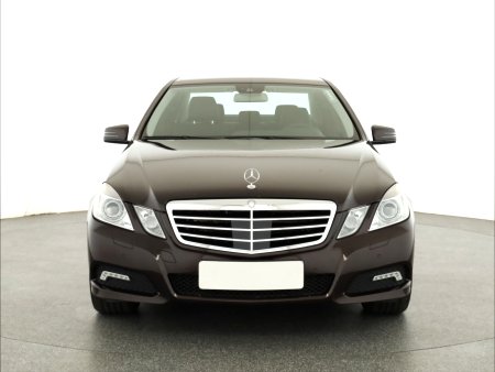 Mercedes-Benz E, 2009 - pohled č. 2