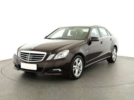 Mercedes-Benz E, 2009 - pohled č. 3