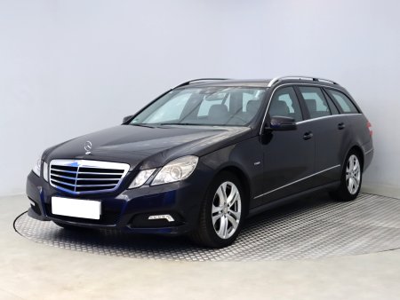Mercedes-Benz E, 2010 - pohled č. 3
