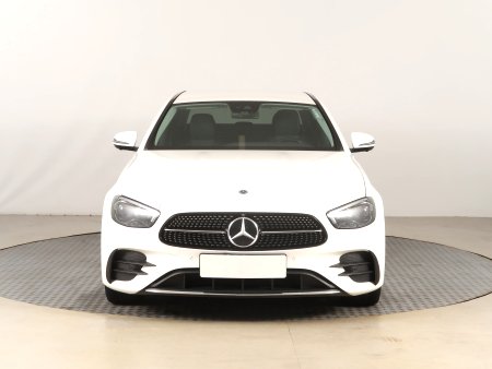 Mercedes-Benz E, 2021 - pohled č. 2