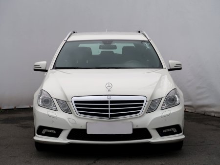 Mercedes-Benz E, 2010 - pohled č. 2