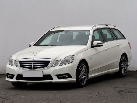 Mercedes-Benz E, 2010 - pohled č. 3