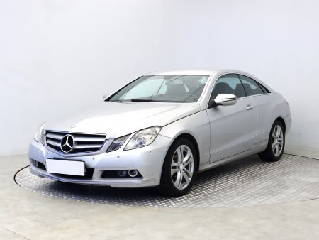 Mercedes-Benz E, 2009 - pohled č. 3