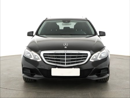 Mercedes-Benz E, 2014 - pohled č. 2