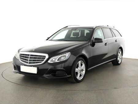 Mercedes-Benz E, 2014 - pohled č. 3