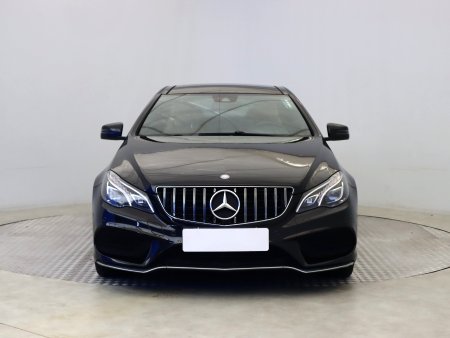 Mercedes-Benz E, 2015 - pohled č. 2