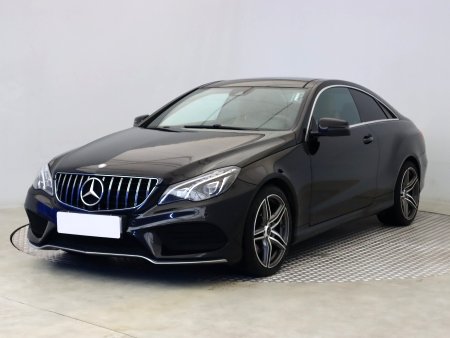 Mercedes-Benz E, 2015 - pohled č. 3