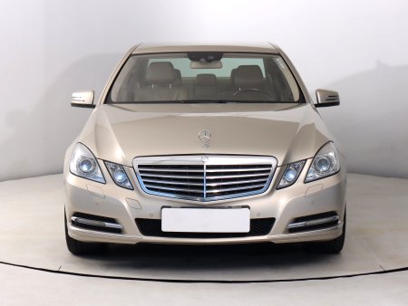 Mercedes-Benz E, 2010 - pohled č. 2