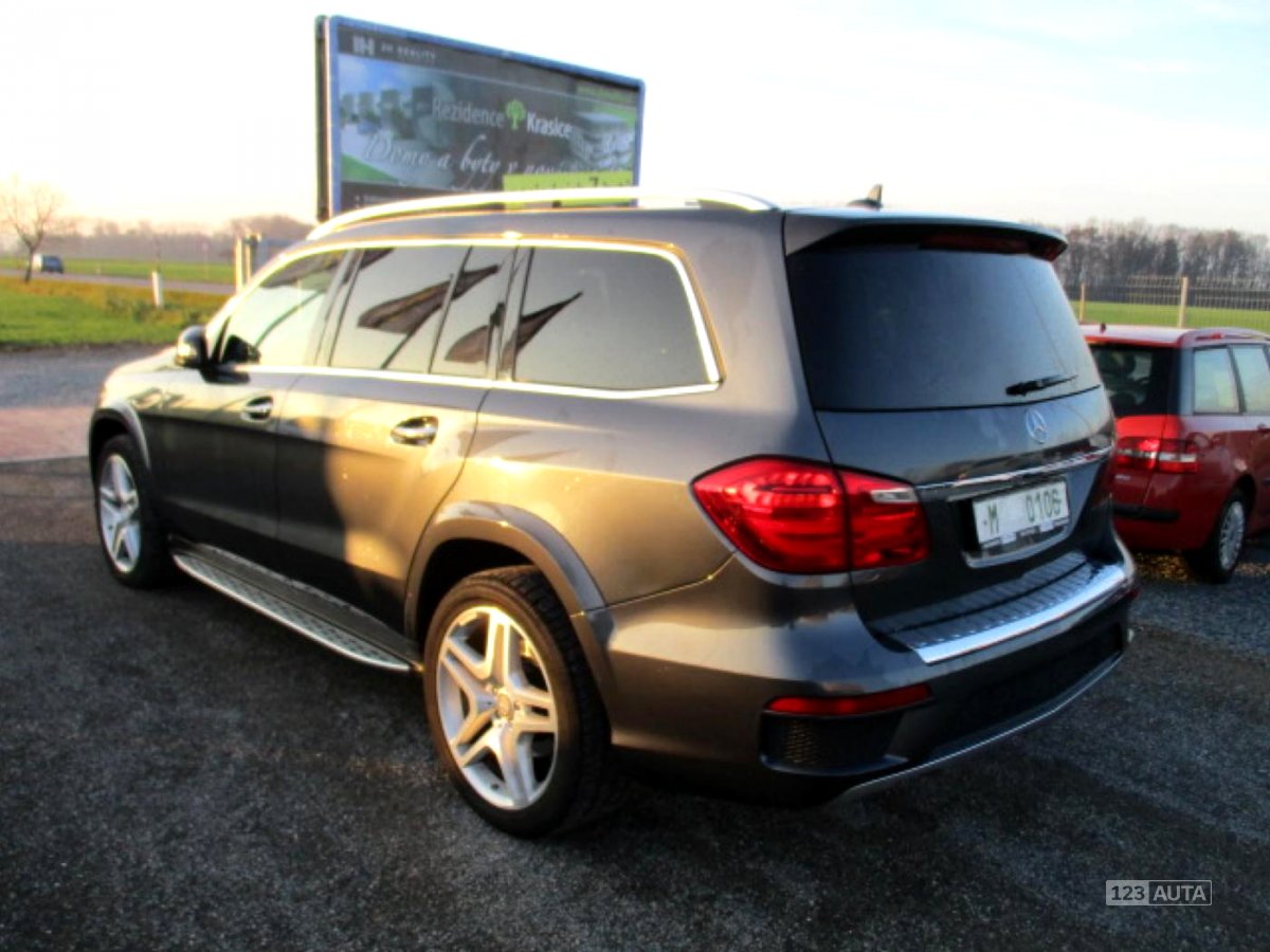 Mercedes-Benz GL, 2013 - pohled č. 3