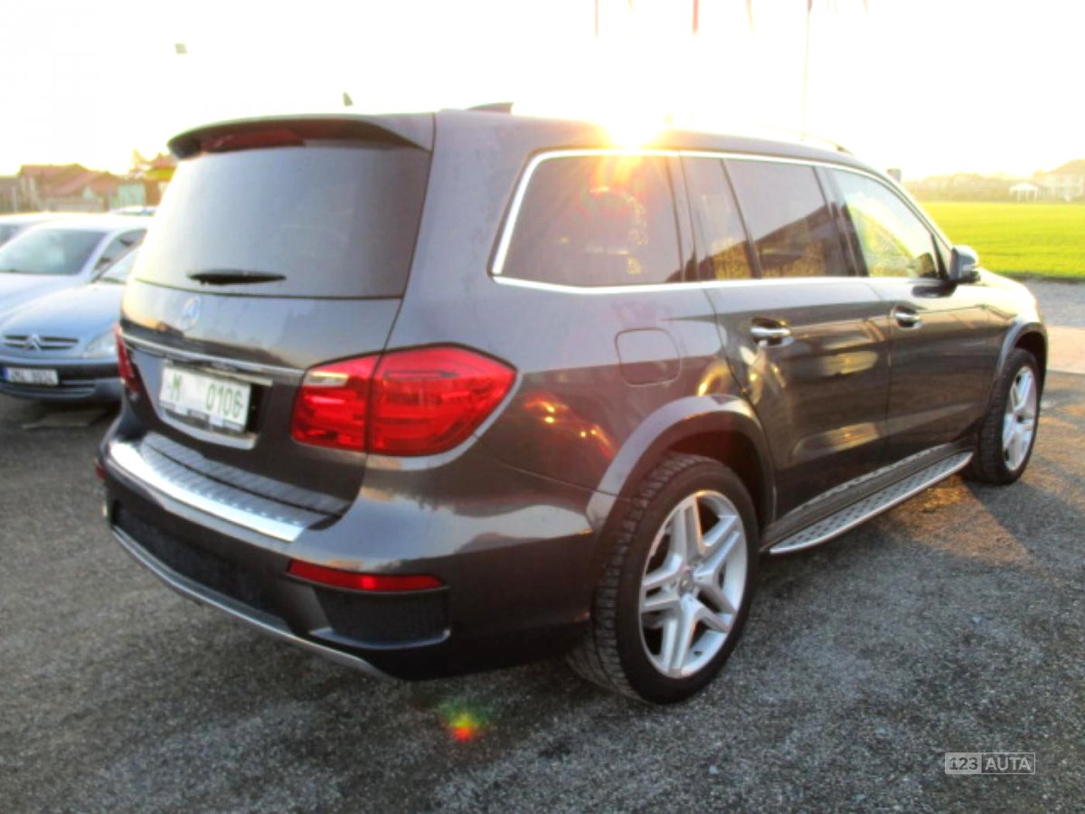 Mercedes-Benz GL, 2013 - pohled č. 4