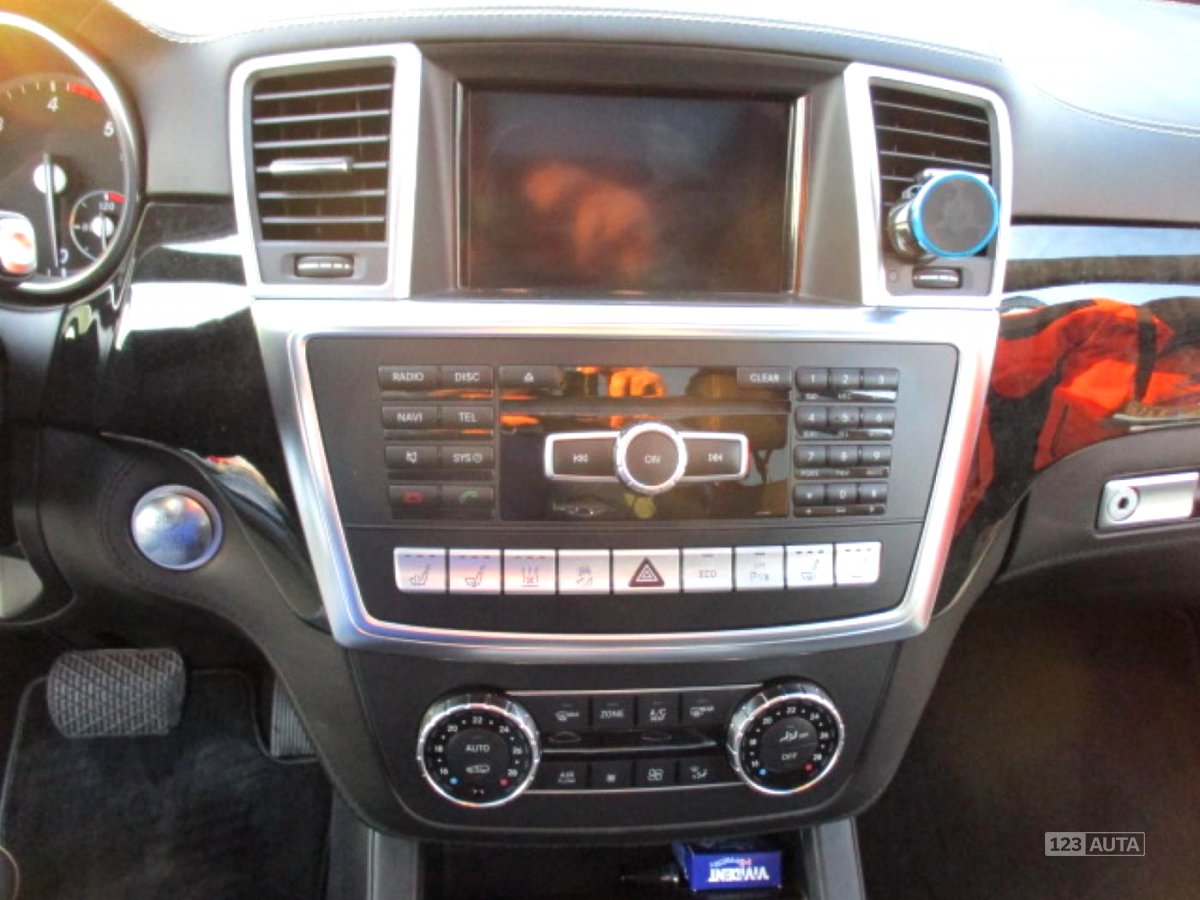 Mercedes-Benz GL, 2013 - pohled č. 5