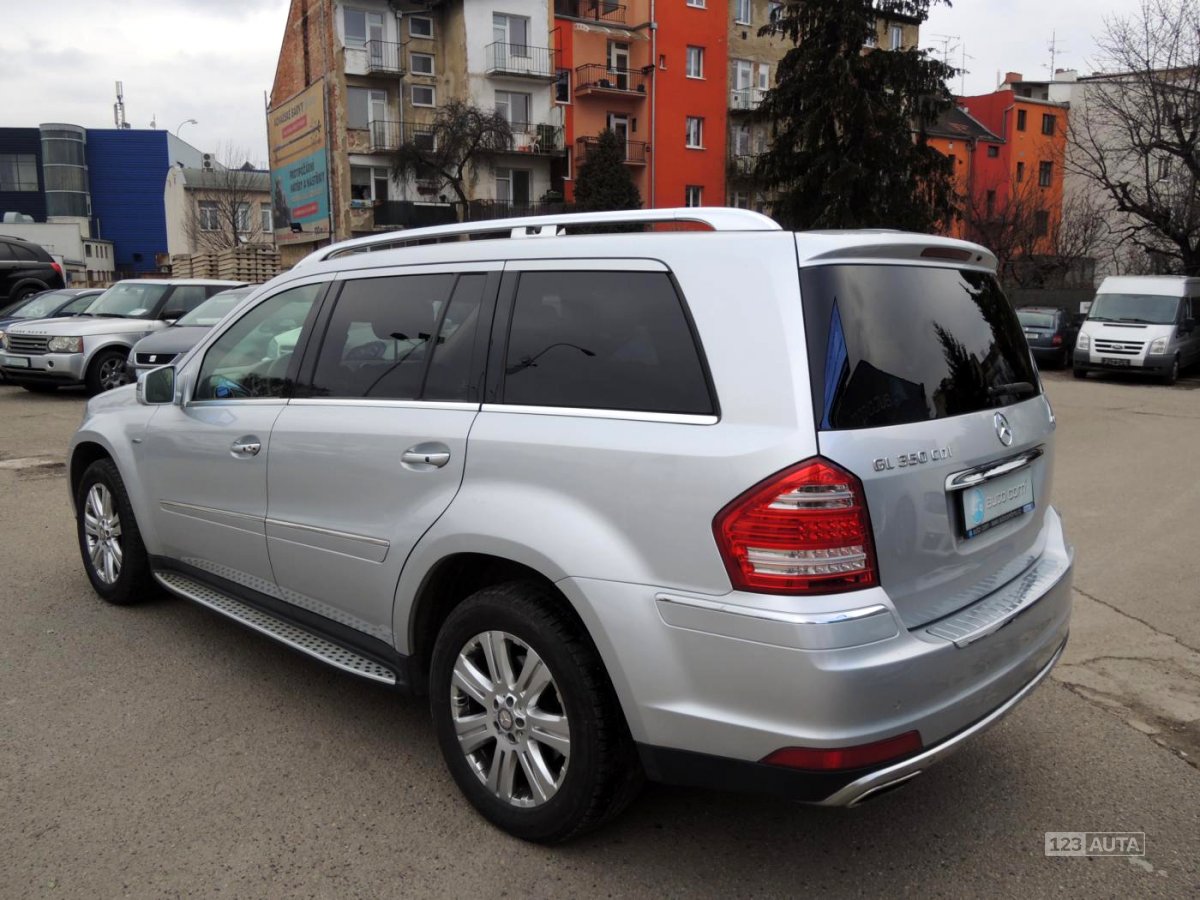 Mercedes-Benz GL, 2011 - pohled č. 3