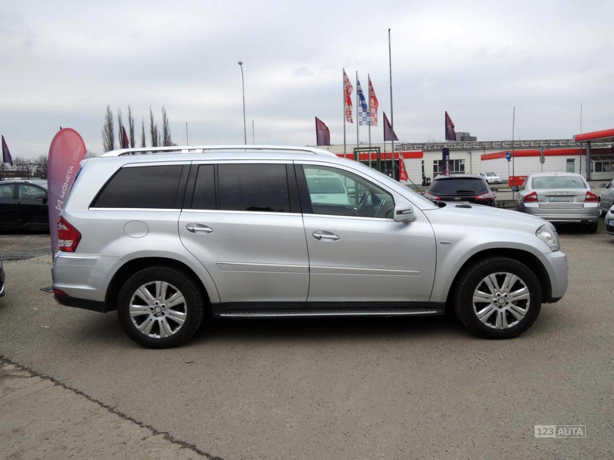 Mercedes-Benz GL, 2011 - pohled č. 5