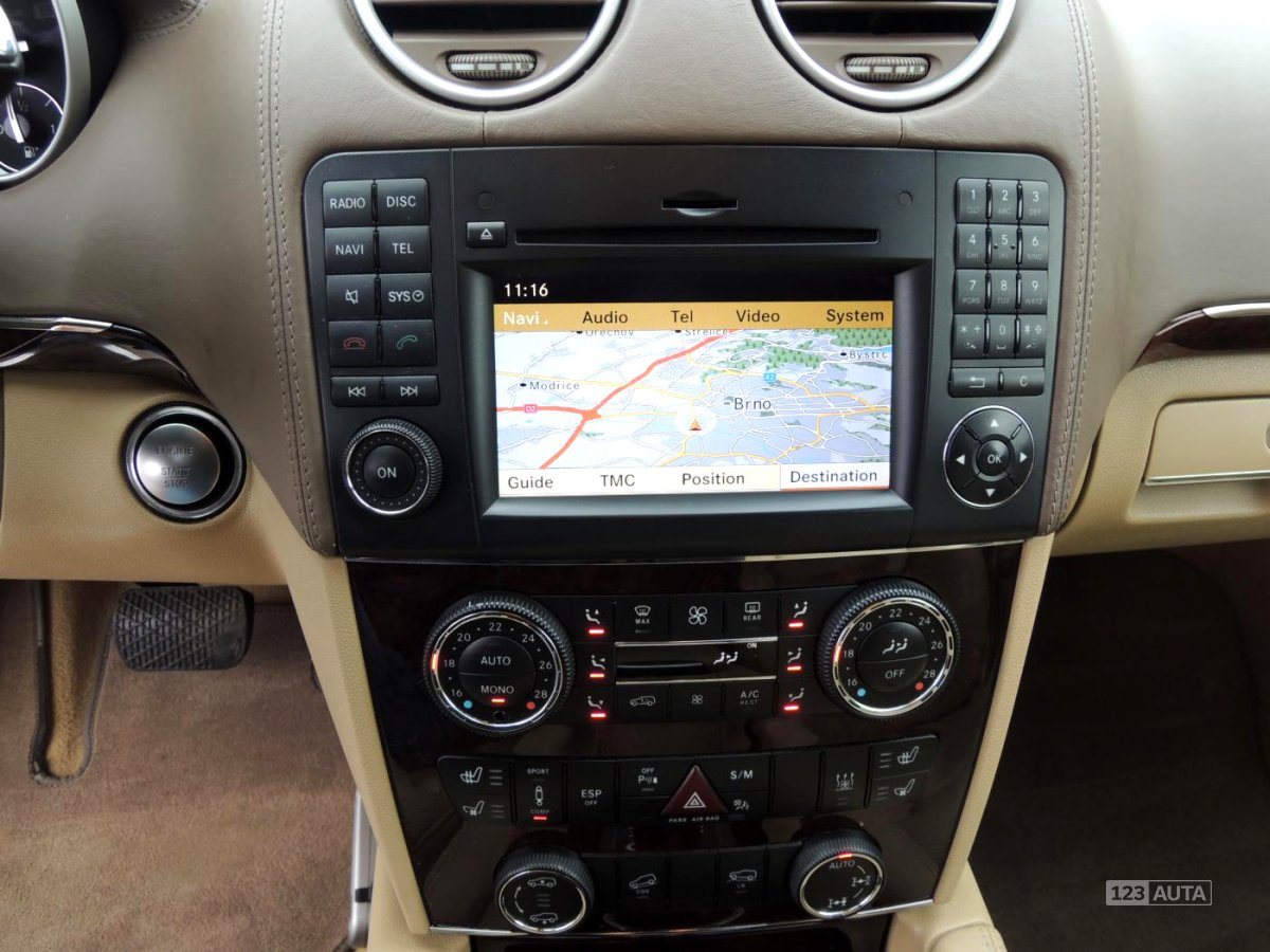 Mercedes-Benz GL, 2011 - pohled č. 8