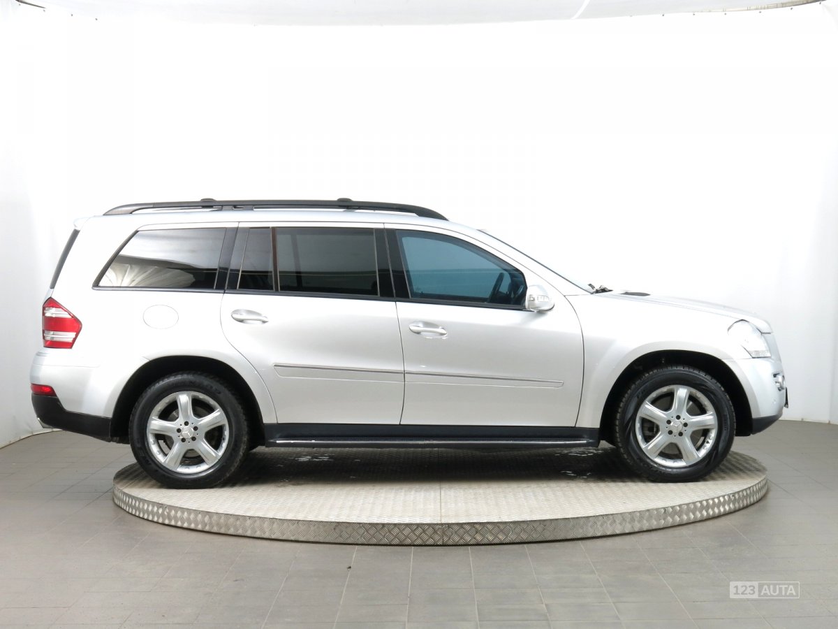 Mercedes-Benz GL, 2007 - pohled č. 8