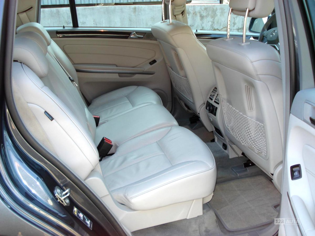 Mercedes-Benz GL, 2012 - pohled č. 7