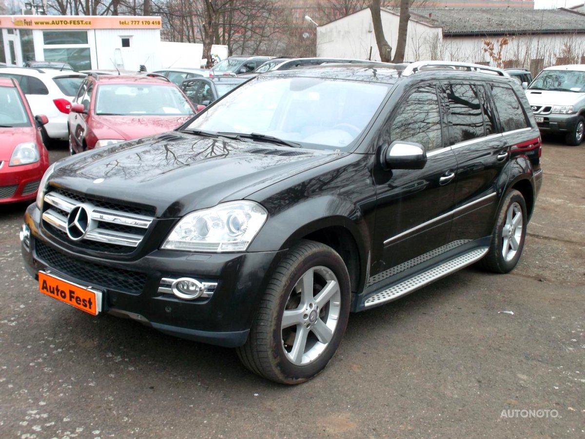 Mercedes-Benz GL, 2008 - celkový pohled