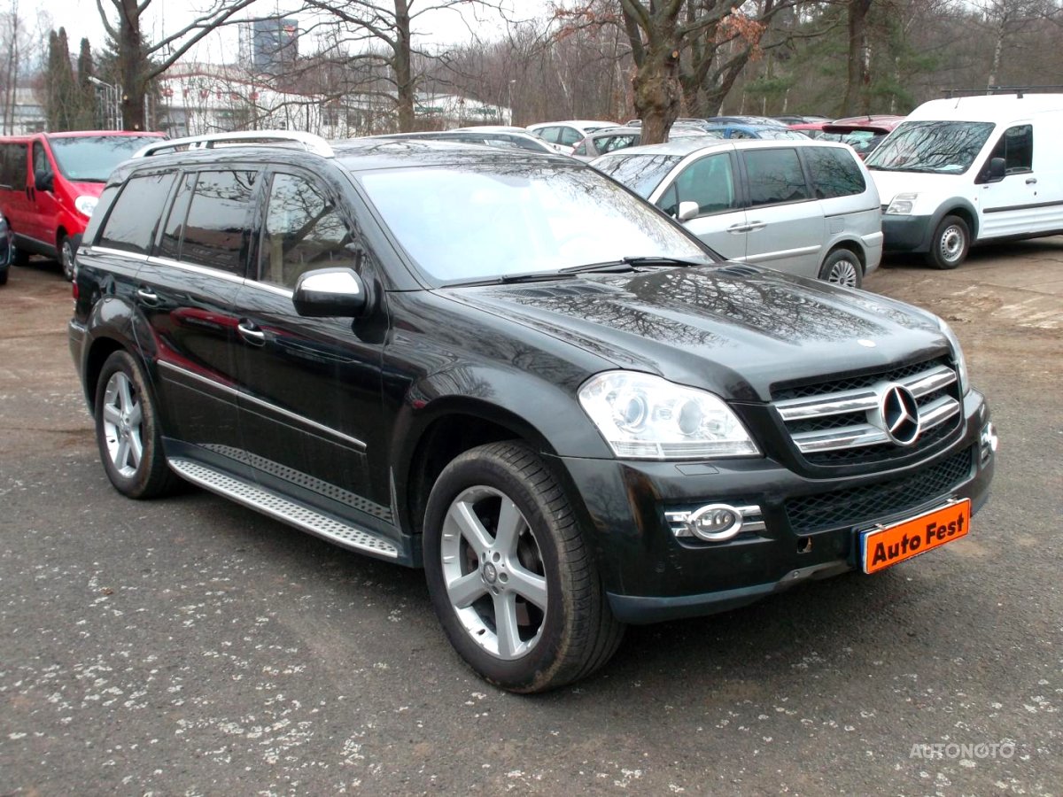 Mercedes-Benz GL, 2008 - pohled č. 3