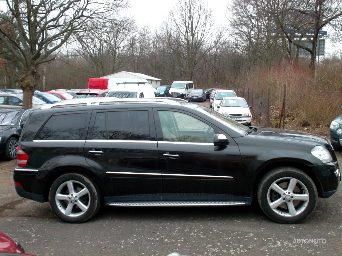 Mercedes-Benz GL, 2008 - pohled č. 4