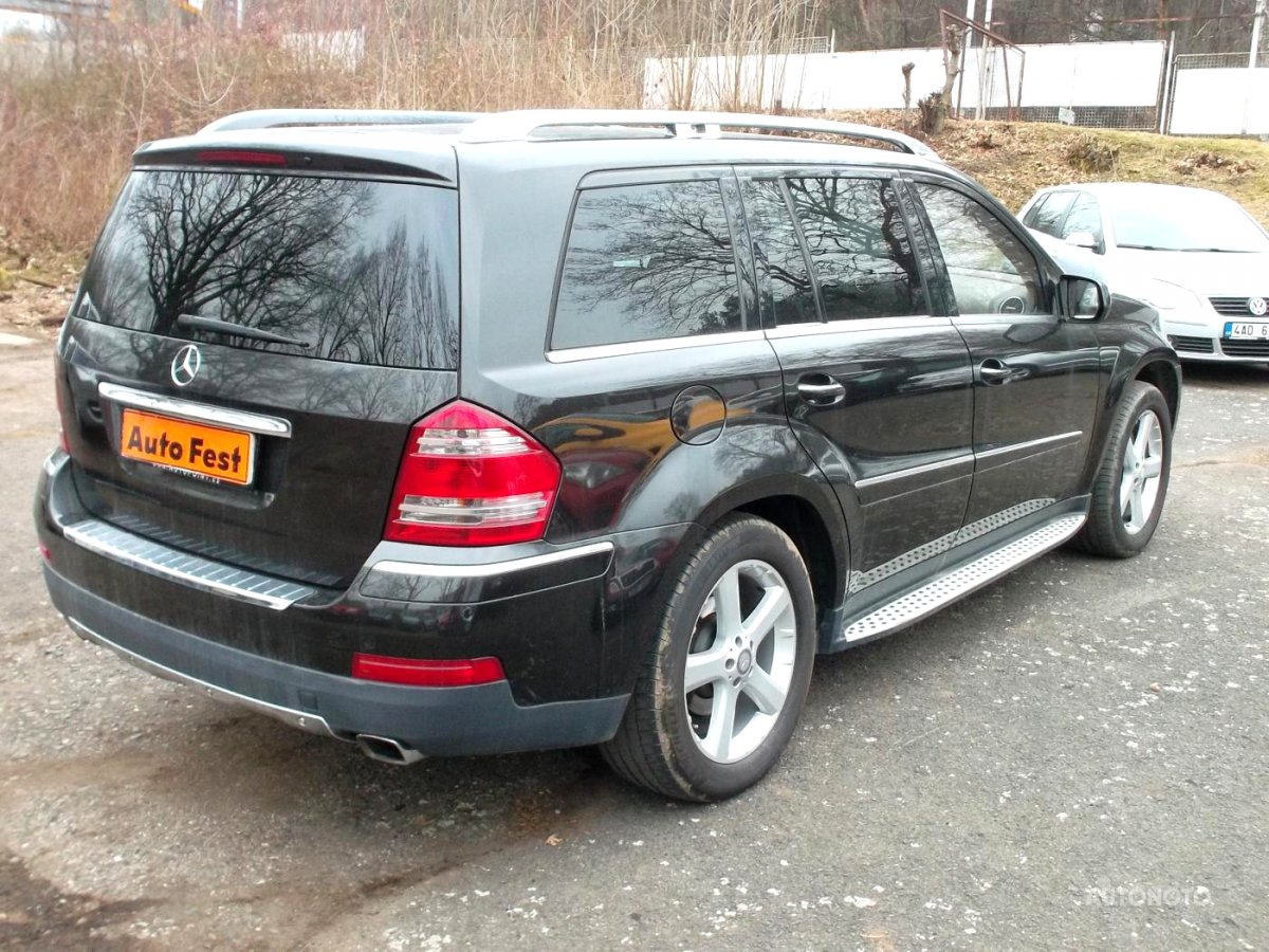Mercedes-Benz GL, 2008 - pohled č. 8