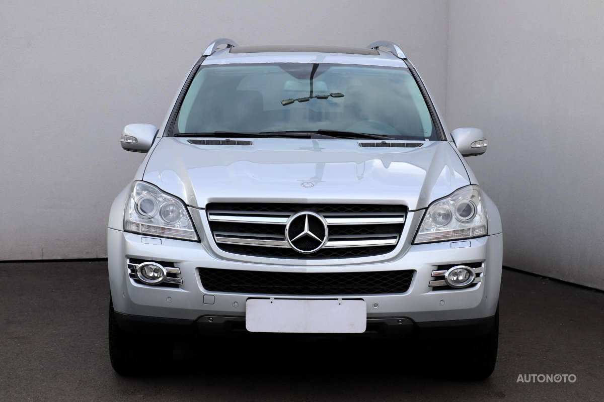 Mercedes-Benz GL, 2008 - pohled č. 2