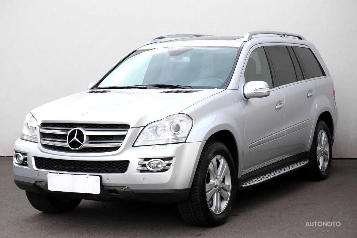 Mercedes-Benz GL, 2008 - pohled č. 3
