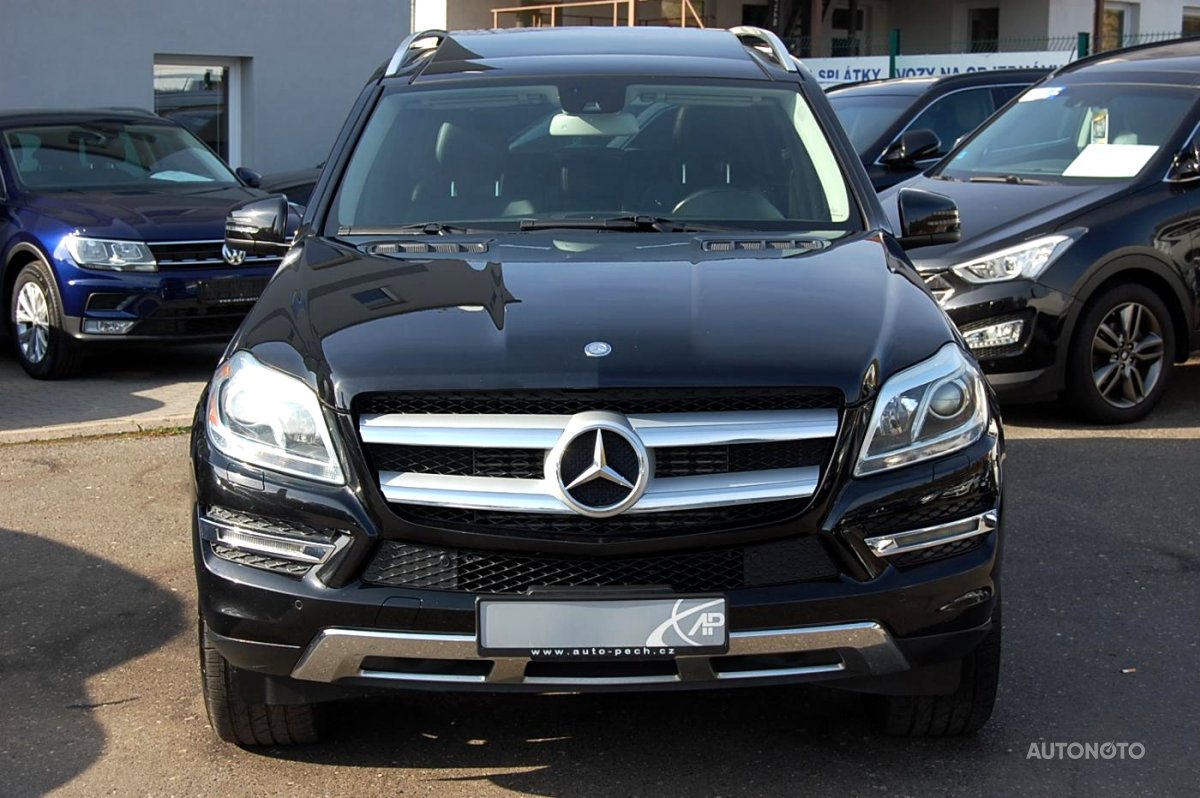 Mercedes-Benz GL, 2016 - pohled č. 2