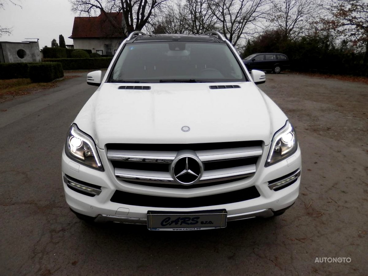 Mercedes-Benz GL, 2014 - pohled č. 3