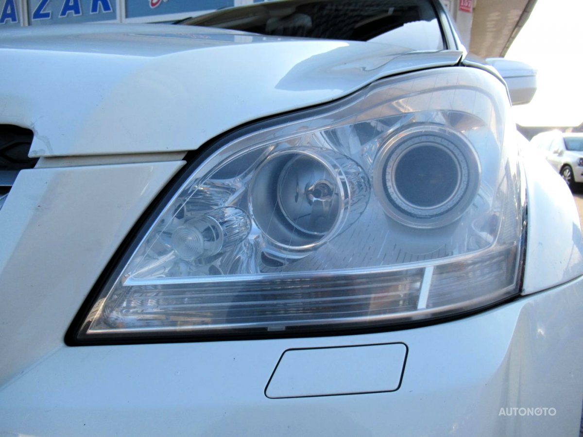 Mercedes-Benz GL, 2008 - pohled č. 3