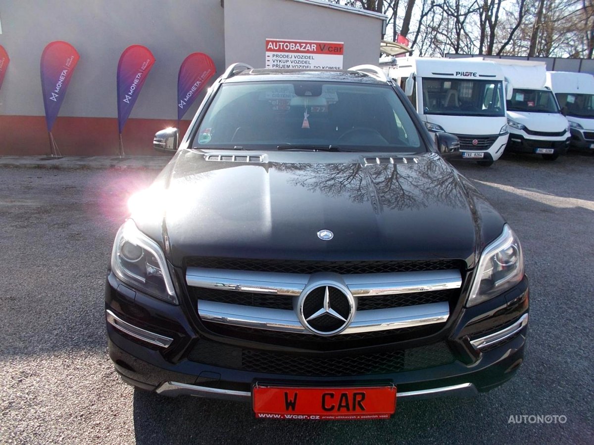 Mercedes-Benz GL, 2013 - pohled č. 2