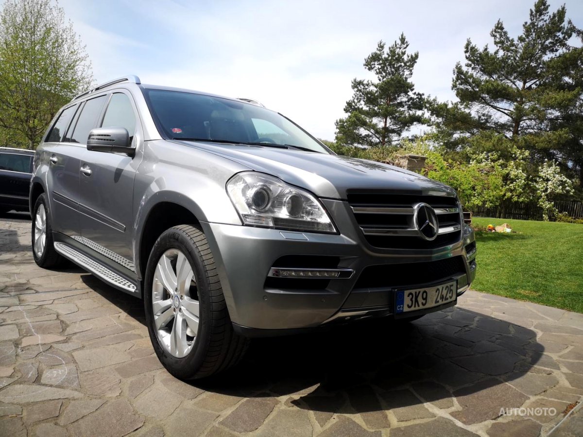 Mercedes-Benz GL, 2010 - pohled č. 2
