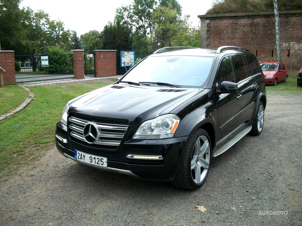 Mercedes-Benz GL, 2011 - celkový pohled