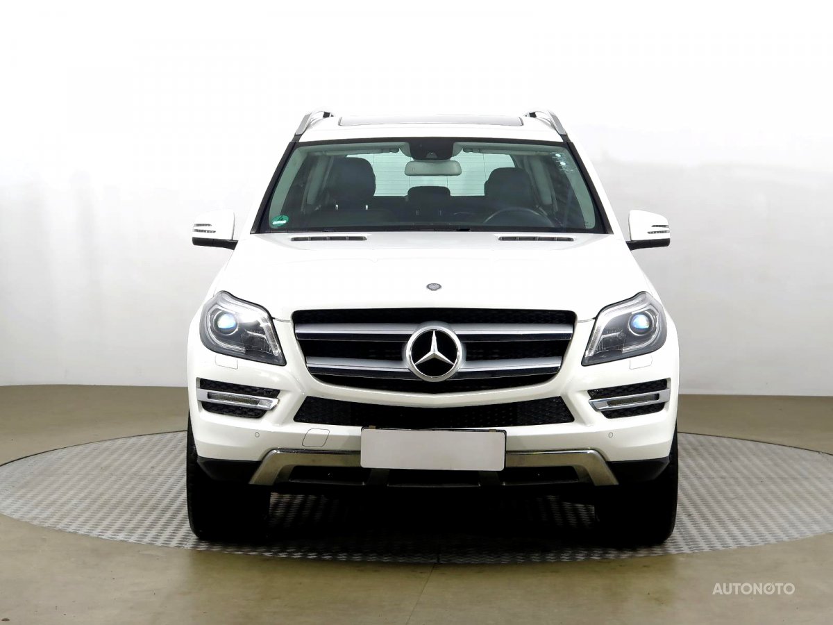 Mercedes-Benz GL, 2015 - pohled č. 2