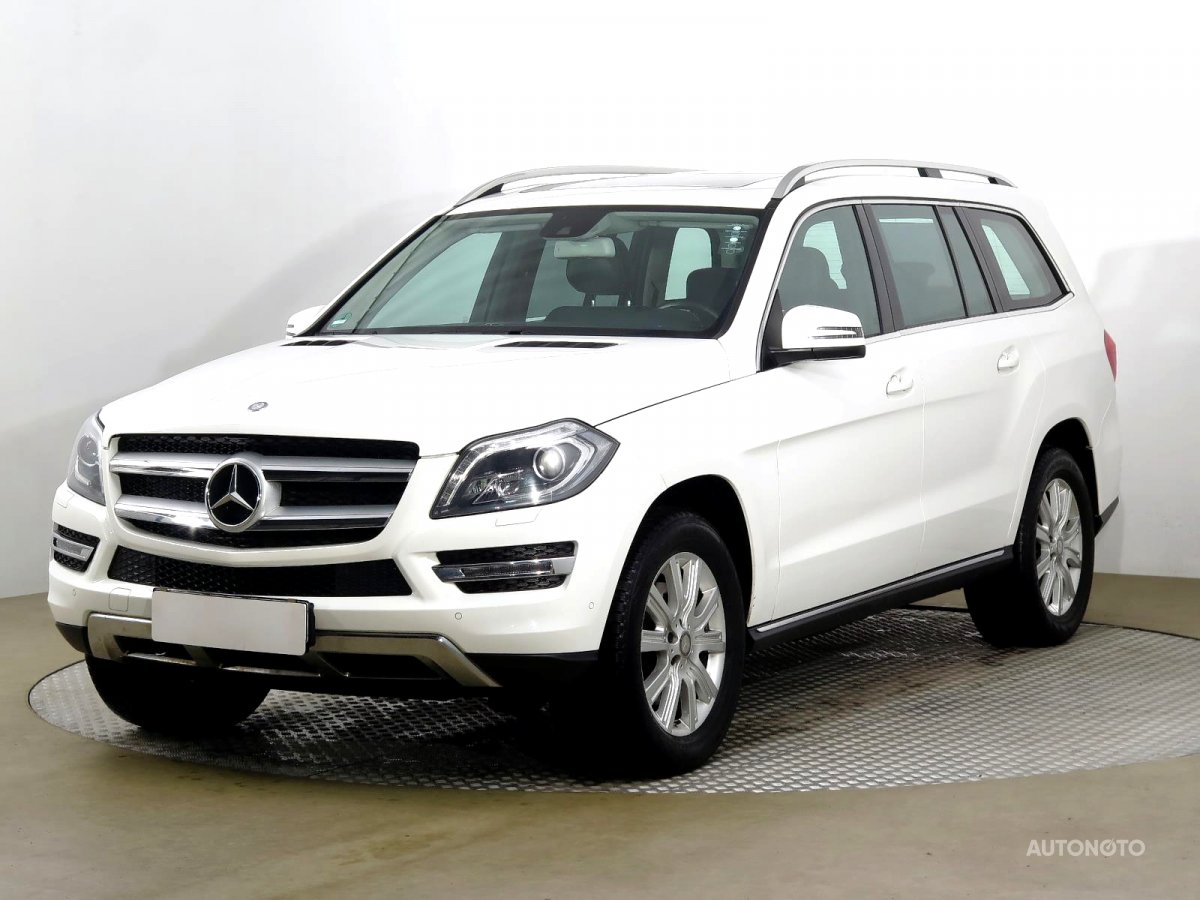 Mercedes-Benz GL, 2015 - pohled č. 3