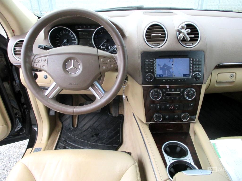 Mercedes-Benz GL, 2007 - pohled č. 5
