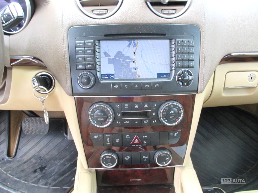 Mercedes-Benz GL, 2007 - pohled č. 6