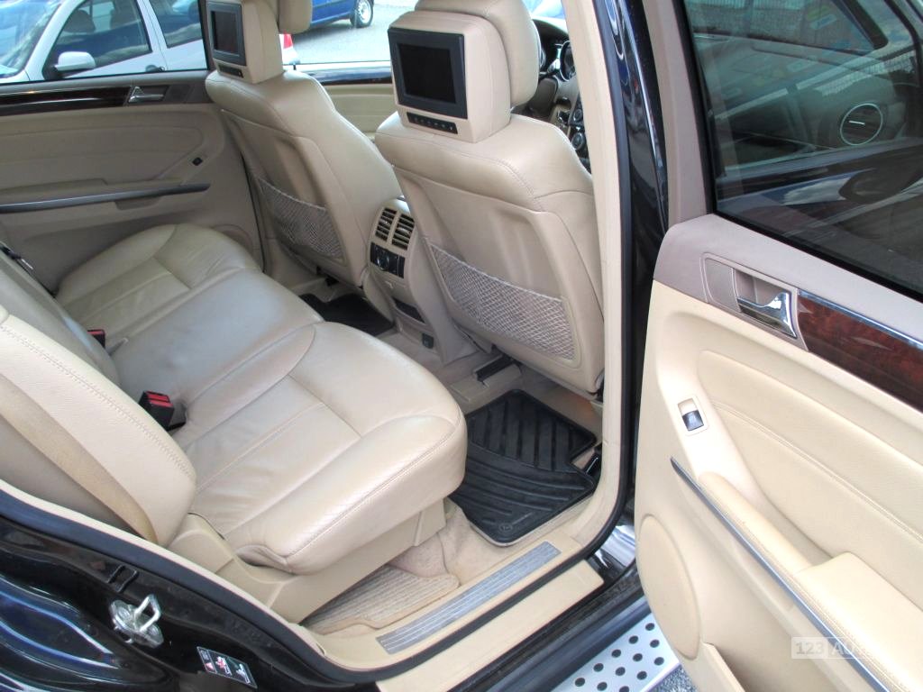 Mercedes-Benz GL, 2007 - pohled č. 9