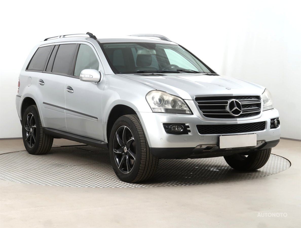 Mercedes-Benz GL, 2009 - celkový pohled