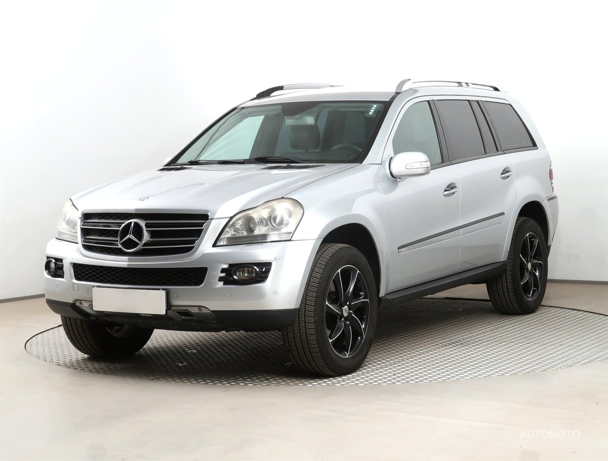 Mercedes-Benz GL, 2009 - pohled č. 3