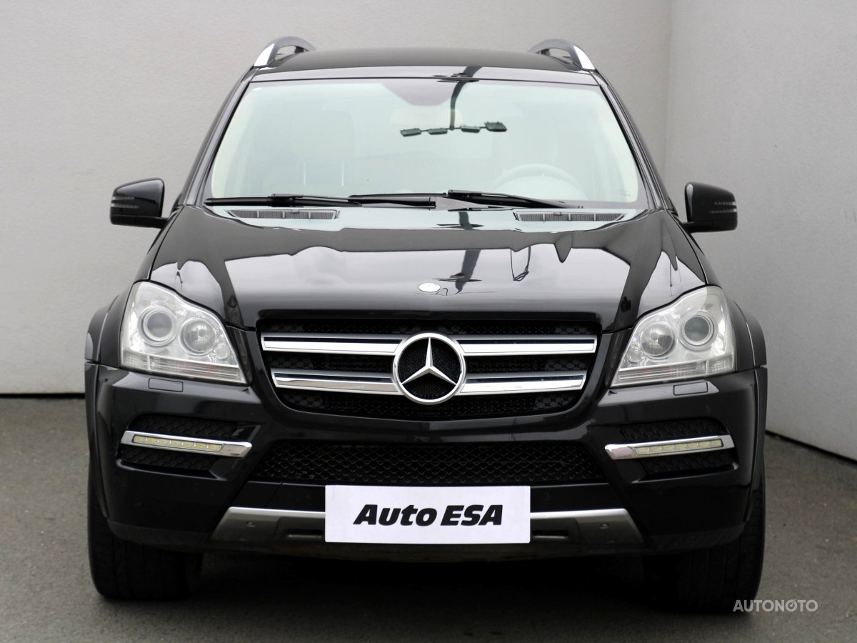 Mercedes-Benz GL, 2010 - pohled č. 2