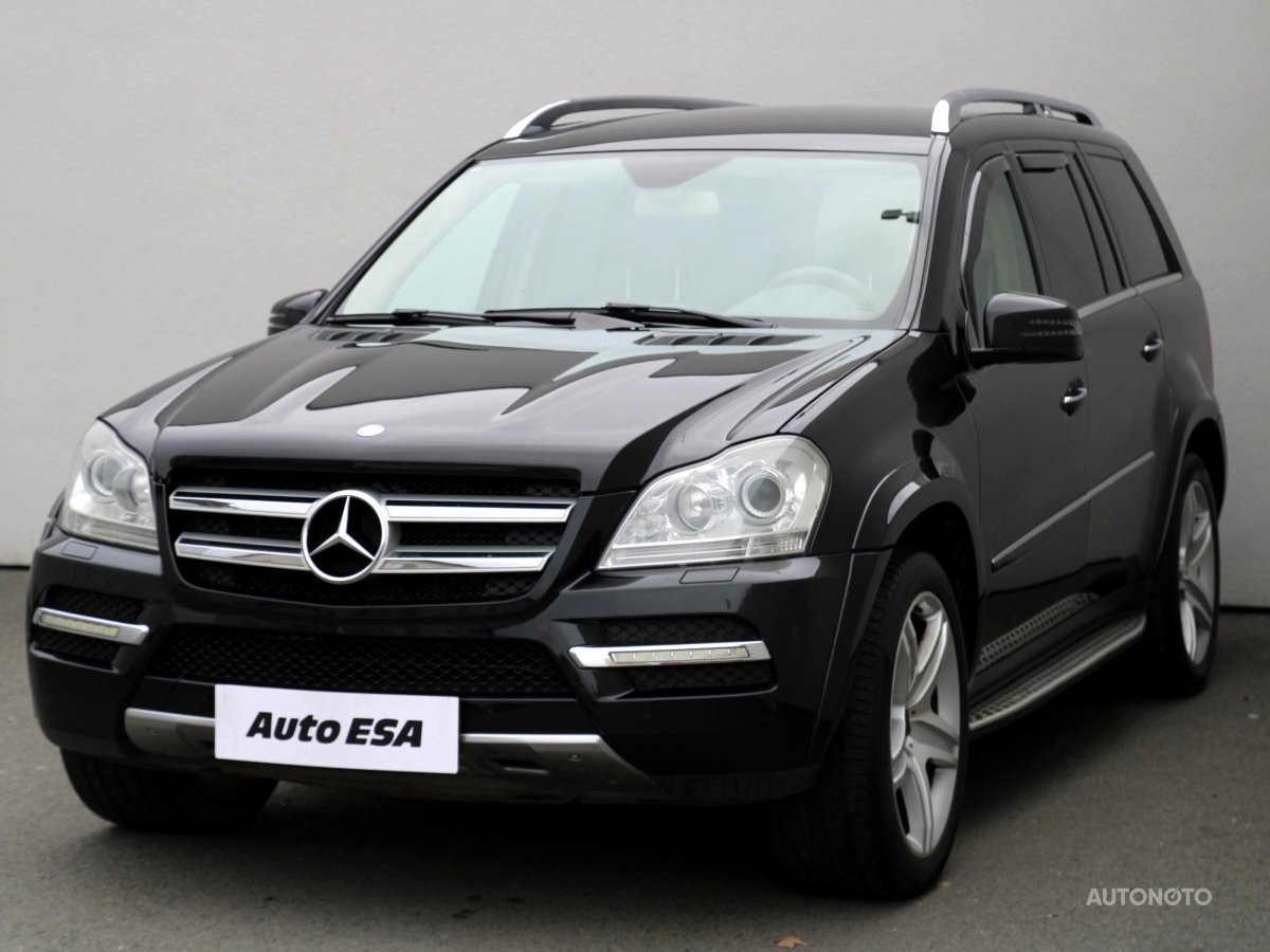 Mercedes-Benz GL, 2010 - pohled č. 3