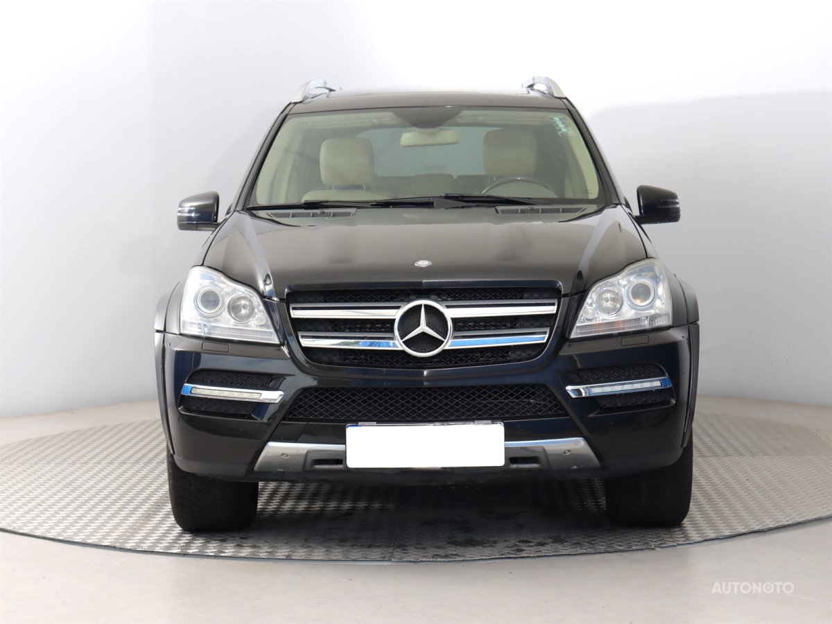 Mercedes-Benz GL, 2011 - pohled č. 2