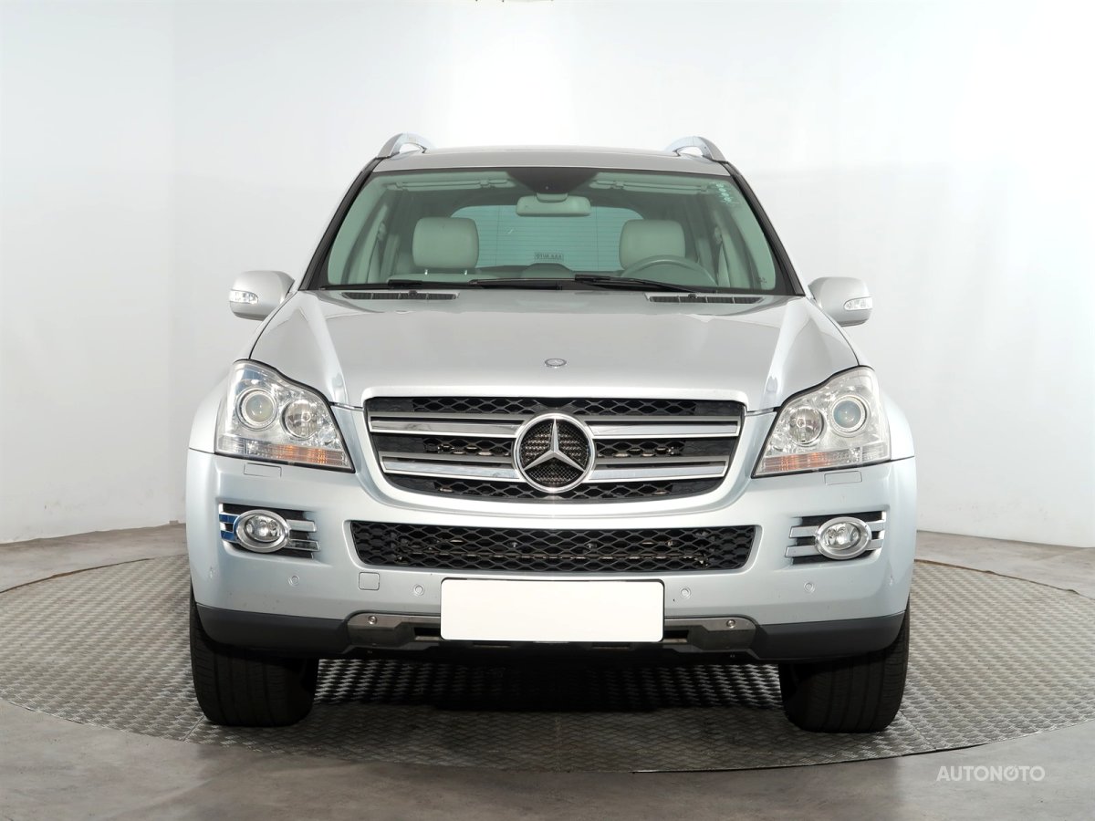 Mercedes-Benz GL, 2008 - pohled č. 2