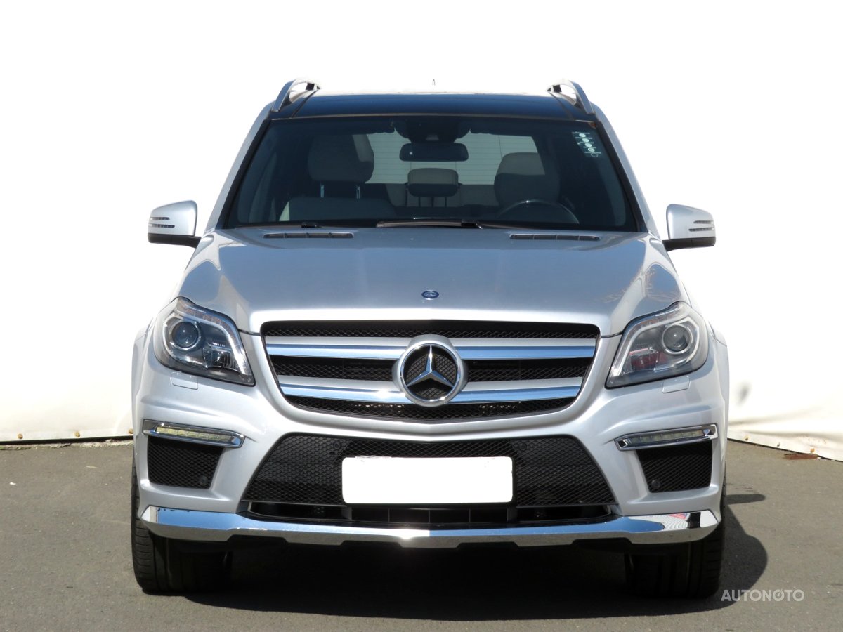 Mercedes-Benz GL, 2013 - pohled č. 2