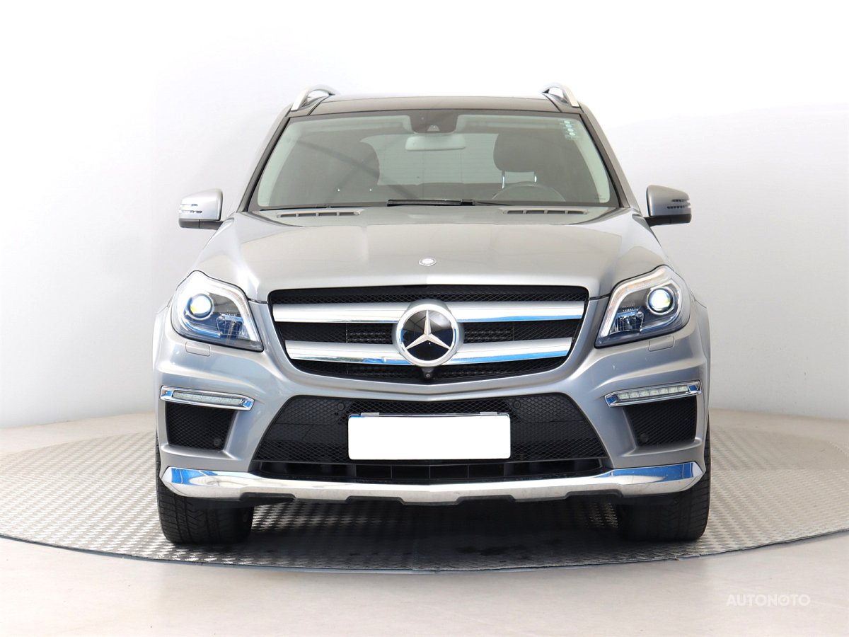 Mercedes-Benz GL, 2015 - pohled č. 2